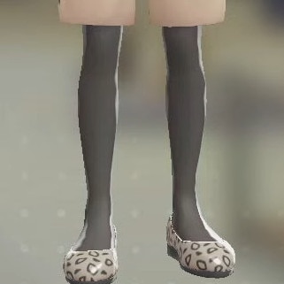 グレー