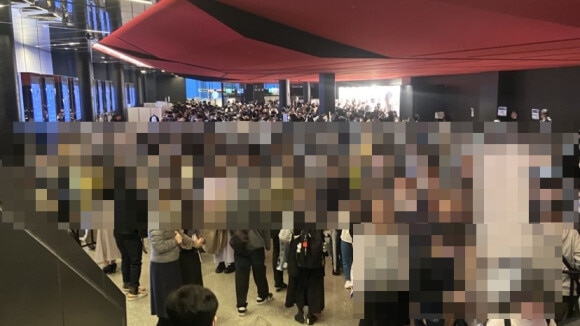 会場内は大混雑